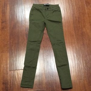 Women’s skinny pants